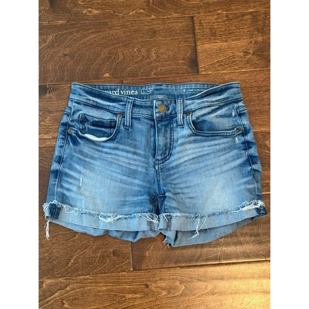 Vineyard Vines Womens Size 0 Light Wash Raw Hem Denim Jean Shorts Whale Logo
